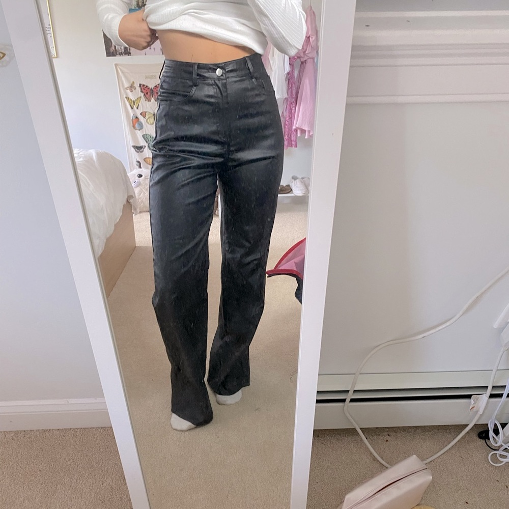 🖤BOUTIQUE LEATHER PANTS BAGGY BOTTOM TIGHT TOP🖤